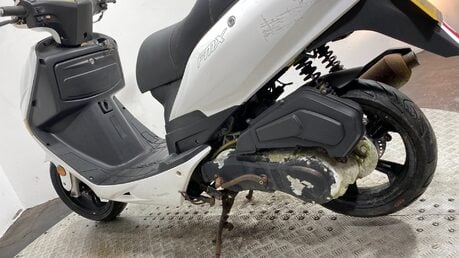 Lexmoto FMX 125 2016 NON RUNNING PROJECT SCOOTER SPARES OR REPAIR 125CC 9