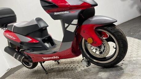 Lexmoto Gladiator 125 2014 RUNNING PROJECT SCOOTER 125CC MAXI 19