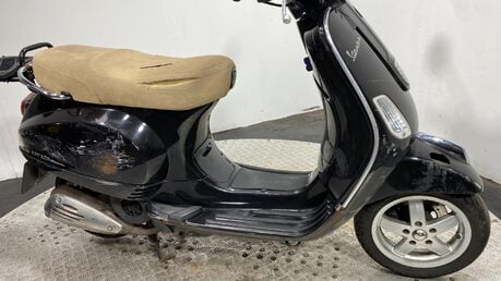 Piaggio Vespa LX 125 3V 2012 20K NON RUNNING PROJECT SCOOTER 125CC 6