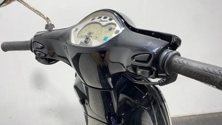Piaggio Vespa LX 125 3V 2012 20K NON RUNNING PROJECT SCOOTER 125CC 8