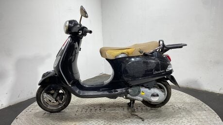 Piaggio Vespa LX 125 3V 2012 20K NON RUNNING PROJECT SCOOTER 125CC 12
