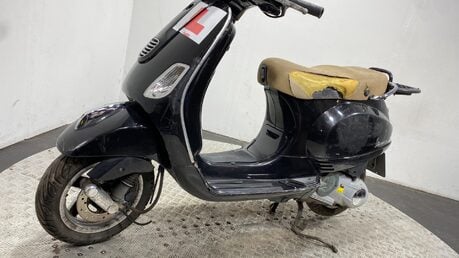 Piaggio Vespa LX 125 3V 2012 20K NON RUNNING PROJECT SCOOTER 125CC 13