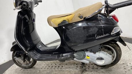 Piaggio Vespa LX 125 3V 2012 20K NON RUNNING PROJECT SCOOTER 125CC 15