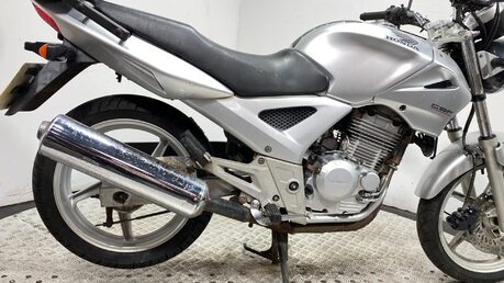 Honda CBF250 2006 SPARES OR REPAIR NON RUNNING PROJECT BIKE 250CC 3