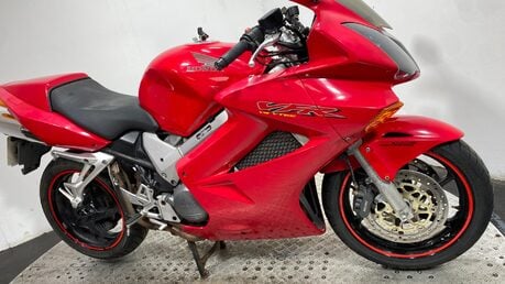 Honda VFR 800 2001 VTEC 34K NON RUNNING PROJECT BIKE SPARES OR REPAIR 800CC 4