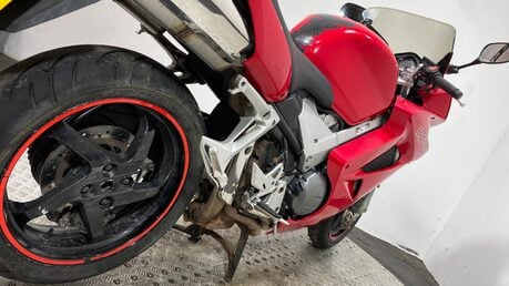 Honda VFR 800 2001 VTEC 34K NON RUNNING PROJECT BIKE SPARES OR REPAIR 800CC 9