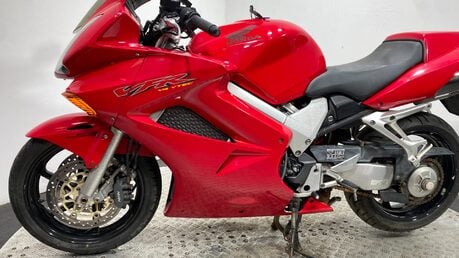 Honda VFR 800 2001 VTEC 34K NON RUNNING PROJECT BIKE SPARES OR REPAIR 800CC 13