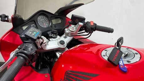 Honda VFR 800 2001 VTEC 34K NON RUNNING PROJECT BIKE SPARES OR REPAIR 800CC 17