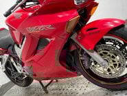 Honda VFR 800 2001 VTEC 34K NON RUNNING PROJECT BIKE SPARES OR REPAIR 800CC 19