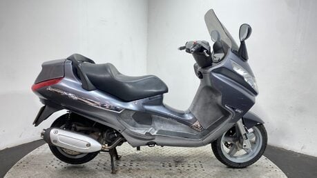 Piaggio X8 125 2006 NON RUNNING LARGE MAXI SCOOTER 125CC 9