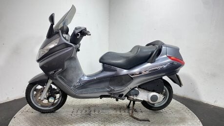 Piaggio X8 125 2006 NON RUNNING LARGE MAXI SCOOTER 125CC 12