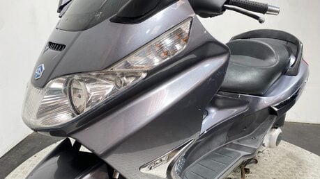 Piaggio X8 125 2006 NON RUNNING LARGE MAXI SCOOTER 125CC 14