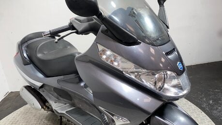 Piaggio X8 125 2006 NON RUNNING LARGE MAXI SCOOTER 125CC 19