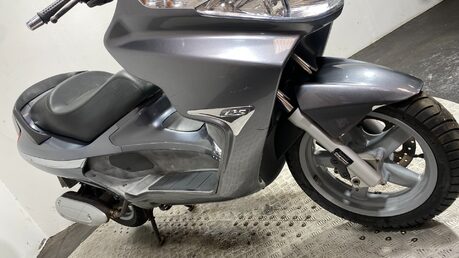 Piaggio X8 125 2006 NON RUNNING LARGE MAXI SCOOTER 125CC 20
