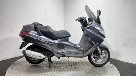 Piaggio X8 125 2006 NON RUNNING LARGE MAXI SCOOTER 125CC 1