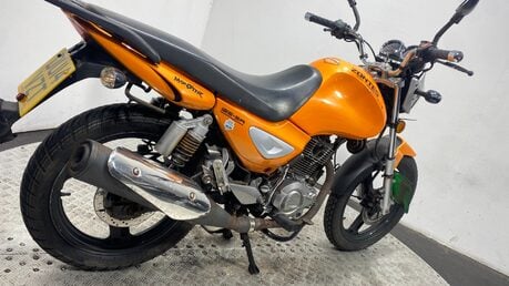 Zontes Monster 125 2014 7K NON RUNNING PROJECT BIKE SPARES OR REPAIR 125CC 2