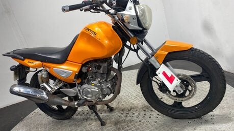 Zontes Monster 125 2014 7K NON RUNNING PROJECT BIKE SPARES OR REPAIR 125CC 4