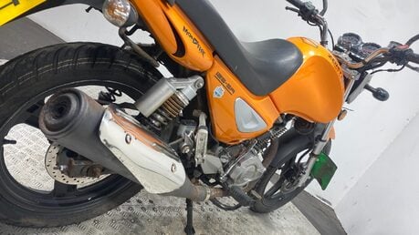 Zontes Monster 125 2014 7K NON RUNNING PROJECT BIKE SPARES OR REPAIR 125CC 8