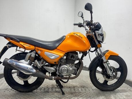 Zontes Monster 125 2014 7K NON RUNNING PROJECT BIKE SPARES OR REPAIR 125CC