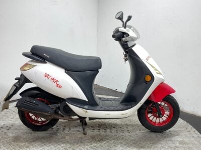 Sinnis Street ZN 50 QT ZNEN 2017 NON RUNNING PROJECT PARTS SCOOTER 50CC