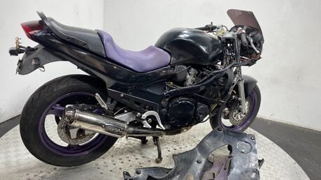 Suzuki GSX 600 F GSX600F 1994 34K NON RUNNING PROJECT BIKE SPARES OR REPAIR 2