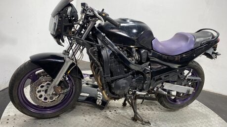 Suzuki GSX 600 F GSX600F 1994 34K NON RUNNING PROJECT BIKE SPARES OR REPAIR 12