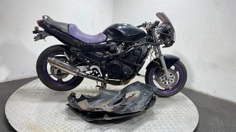 Suzuki GSX 600 F GSX600F 1994 34K NON RUNNING PROJECT BIKE SPARES OR REPAIR 1