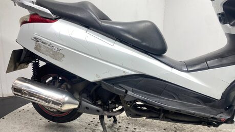 Honda Fes 125 SILVERWING 2013 RUNNING PROJECT BIKE SPARES OR REPAIR 125CC 3