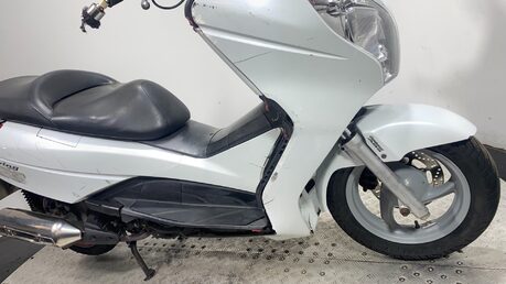 Honda Fes 125 SILVERWING 2013 RUNNING PROJECT BIKE SPARES OR REPAIR 125CC 4