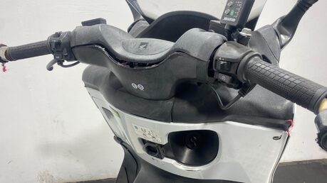 Honda Fes 125 SILVERWING 2013 RUNNING PROJECT BIKE SPARES OR REPAIR 125CC 7