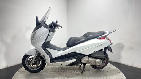 Honda Fes 125 SILVERWING 2013 RUNNING PROJECT BIKE SPARES OR REPAIR 125CC 9