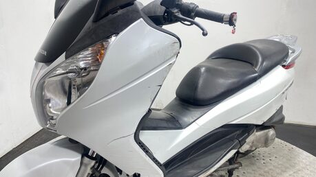 Honda Fes 125 SILVERWING 2013 RUNNING PROJECT BIKE SPARES OR REPAIR 125CC 11