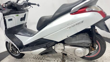 Honda Fes 125 SILVERWING 2013 RUNNING PROJECT BIKE SPARES OR REPAIR 125CC 13