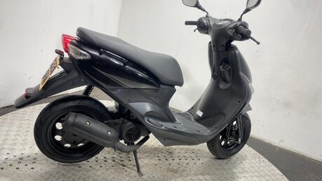Yamaha Yn 50 E NEOS EASY 2014 2T 2 STROKE 50CC SCOOTER NEW MOT 2