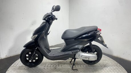 Yamaha Yn 50 E NEOS EASY 2014 2T 2 STROKE 50CC SCOOTER NEW MOT 11