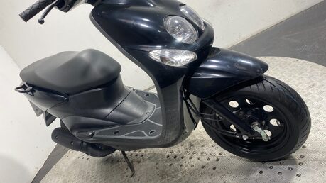 Yamaha Yn 50 E NEOS EASY 2014 2T 2 STROKE 50CC SCOOTER NEW MOT 20