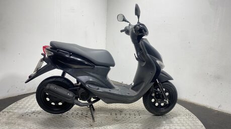Yamaha Yn 50 E NEOS EASY 2014 2T 2 STROKE 50CC SCOOTER NEW MOT 1