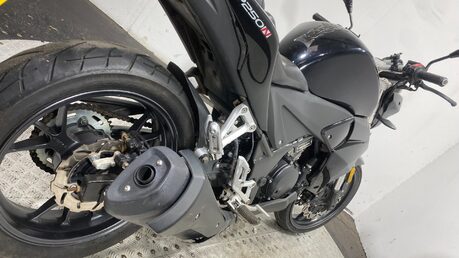 WK Bikes R 250 SS N 2016 1 OWNER 38K RUNNING PROJECT BIKE 250CC NAKED 10