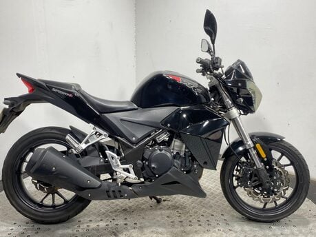 WK Bikes R 250 SS N 2016 1 OWNER 38K RUNNING PROJECT BIKE 250CC NAKED