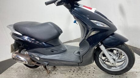 Piaggio Fly 125 3V 2016 RUNNING PROJECT BIKE SPARES OR REPAIR SCOOTER 125CC 4
