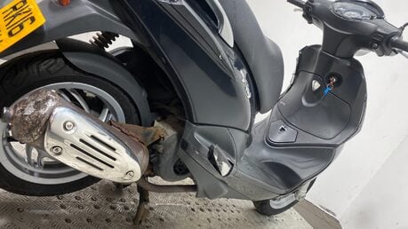 Piaggio Fly 125 3V 2016 RUNNING PROJECT BIKE SPARES OR REPAIR SCOOTER 125CC 9
