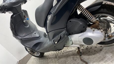 Piaggio Fly 125 3V 2016 RUNNING PROJECT BIKE SPARES OR REPAIR SCOOTER 125CC 10