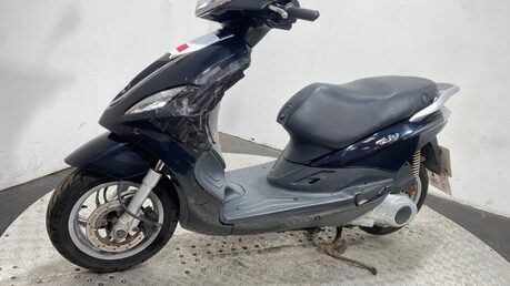 Piaggio Fly 125 3V 2016 RUNNING PROJECT BIKE SPARES OR REPAIR SCOOTER 125CC 12