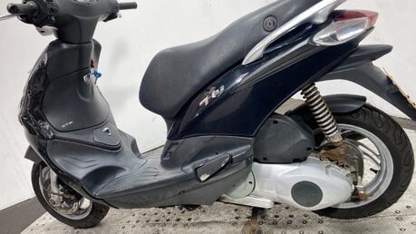 Piaggio Fly 125 3V 2016 RUNNING PROJECT BIKE SPARES OR REPAIR SCOOTER 125CC 15