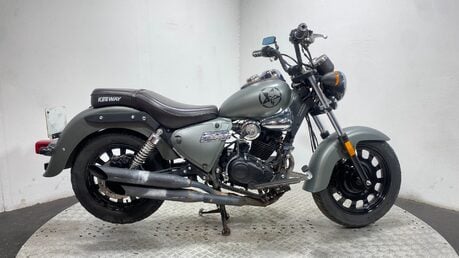 Keeway Superlight 125 E4 2018 GOOD LOOKING CRUISER BIKE NON RUNNER 125CC 1