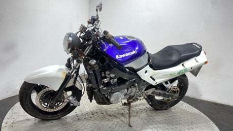 Kawasaki ZZR 600 E1 1993 37K NON RUNNING PROJECT BIKE 600CC STREETFIGHTER 13