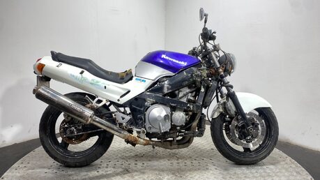 Kawasaki ZZR 600 E1 1993 37K NON RUNNING PROJECT BIKE 600CC STREETFIGHTER 1