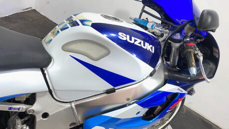 Suzuki GSXR 600 W SRAD 1998 NON RUNNING PROJECT BIKE 600CC SPORT 6