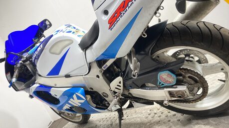 Suzuki GSXR 600 W SRAD 1998 NON RUNNING PROJECT BIKE 600CC SPORT 10