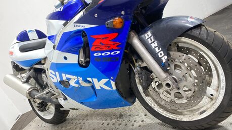 Suzuki GSXR 600 W SRAD 1998 NON RUNNING PROJECT BIKE 600CC SPORT 18